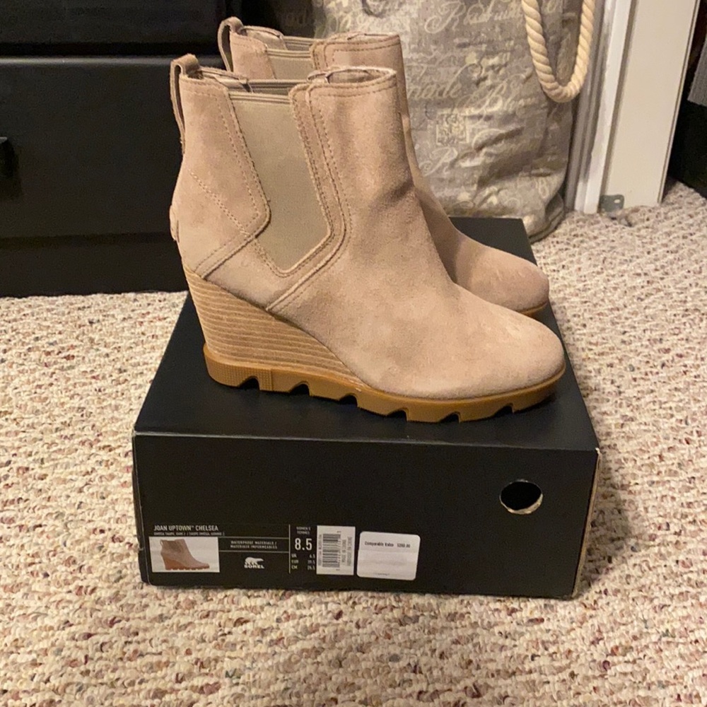 Joan uptown Chelsea sorel
